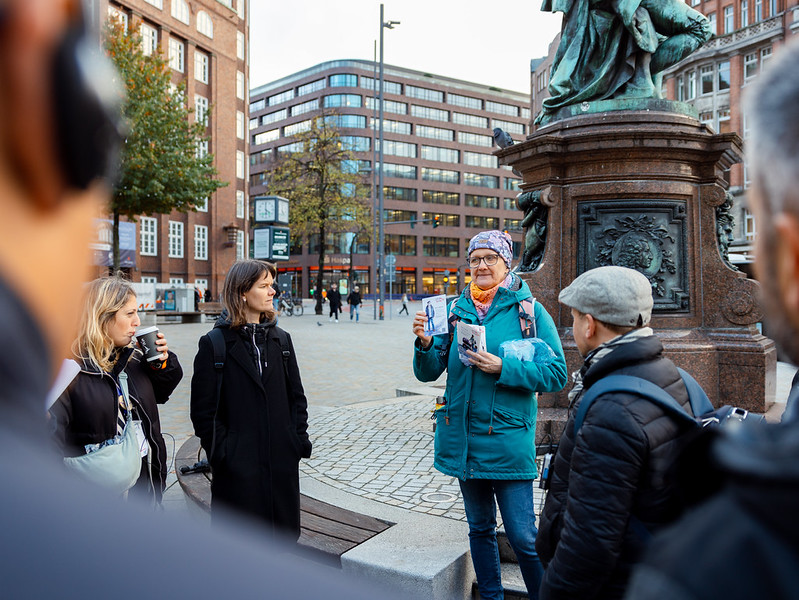 Connecting walking with public transport