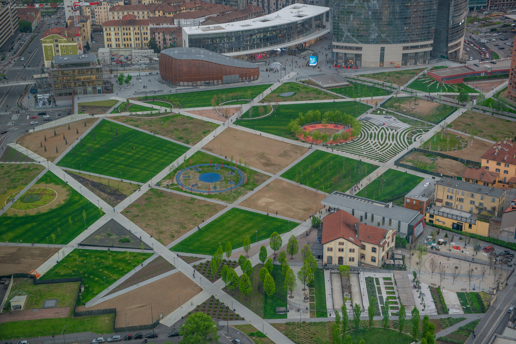 Milan from the sky, peri-urban agriculture, Credits pierluigipalazzi