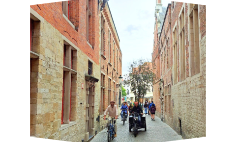 The Circle For Change cargobike arrives in Bruges