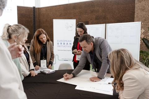 Linking sustainable mobility to tourism
