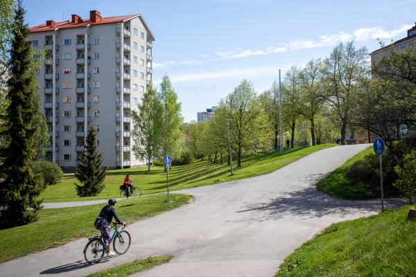 On the road to change: How cities are transforming mobility together