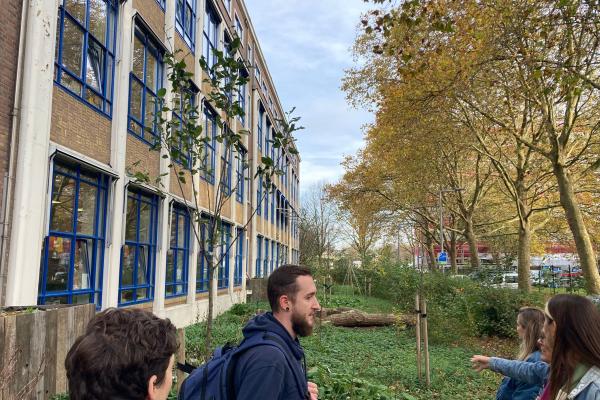 Residents showing a school garden to Transfer Partners in Rotterdam Oud Mathenesse District