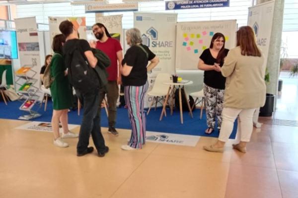 Share project stand
